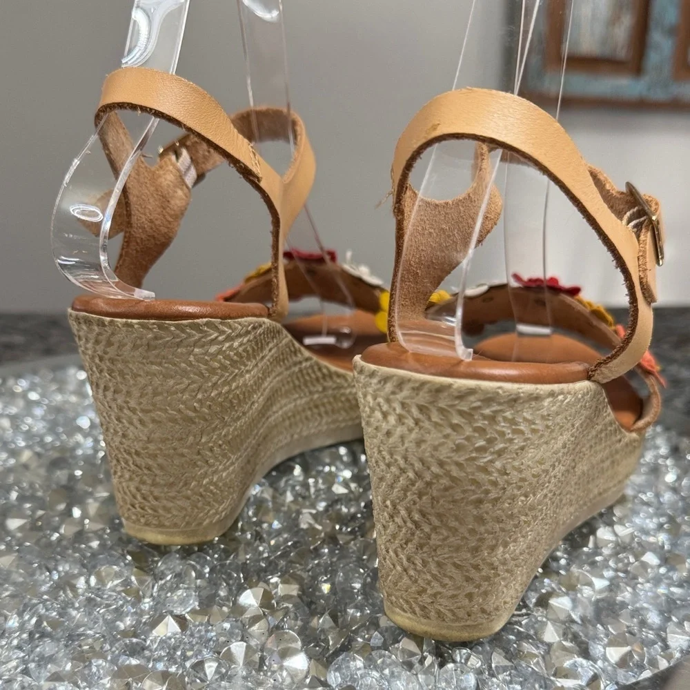 Italian made Floral Embellished leather Wedge natural Sandals EUC 7.5